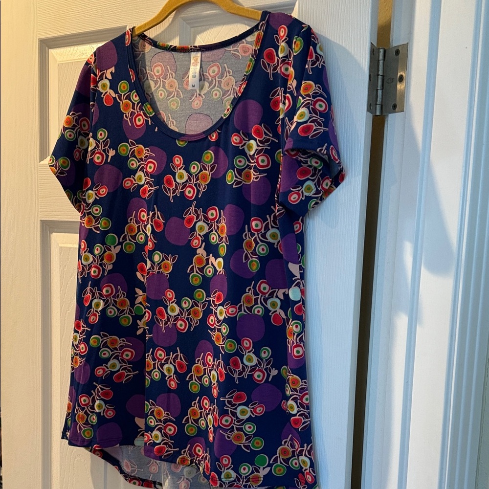 LuLaRoe Colorful Patterned Classic Tee